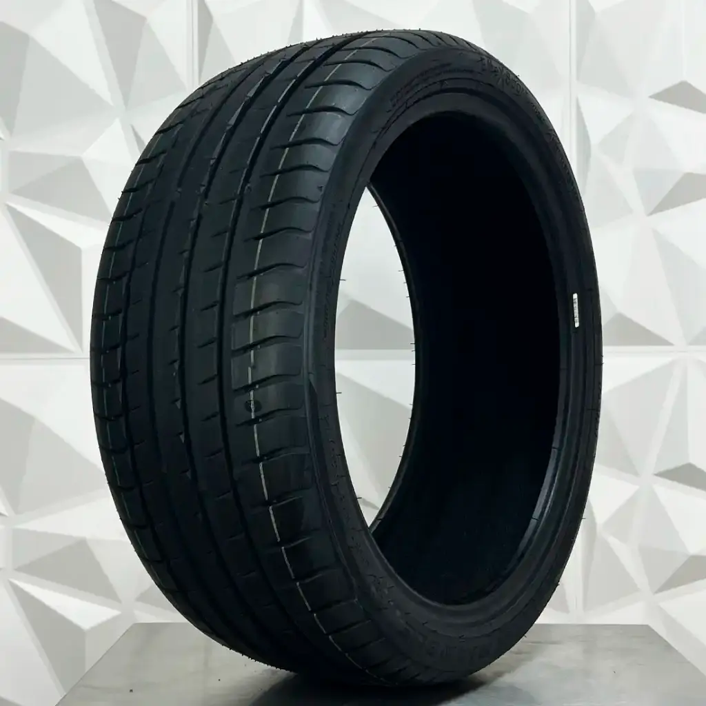 LLANTA TALON TH202 235/40R18 TRIANGLE 95Y